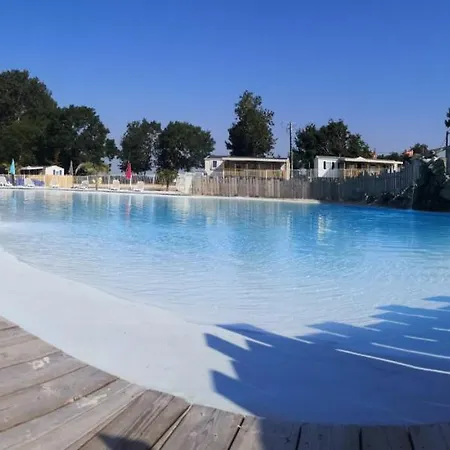 Parque de Campismo Mobil-home 3 Etoiles Genouille (Charente-Maritime)