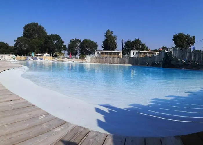 Camping Mobil-home 3 étoiles Genouille (Charente-Maritime)